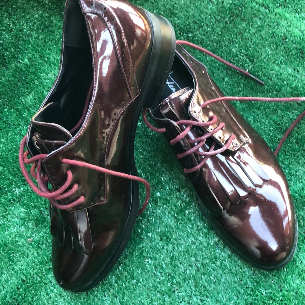 Women’s Oxfords Maroon Color